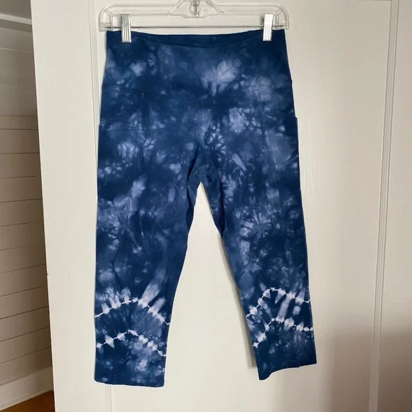 Fuda Tie-Dye Capri Athletic Leggings in Blue/White - Size M - Picture 1 of 9